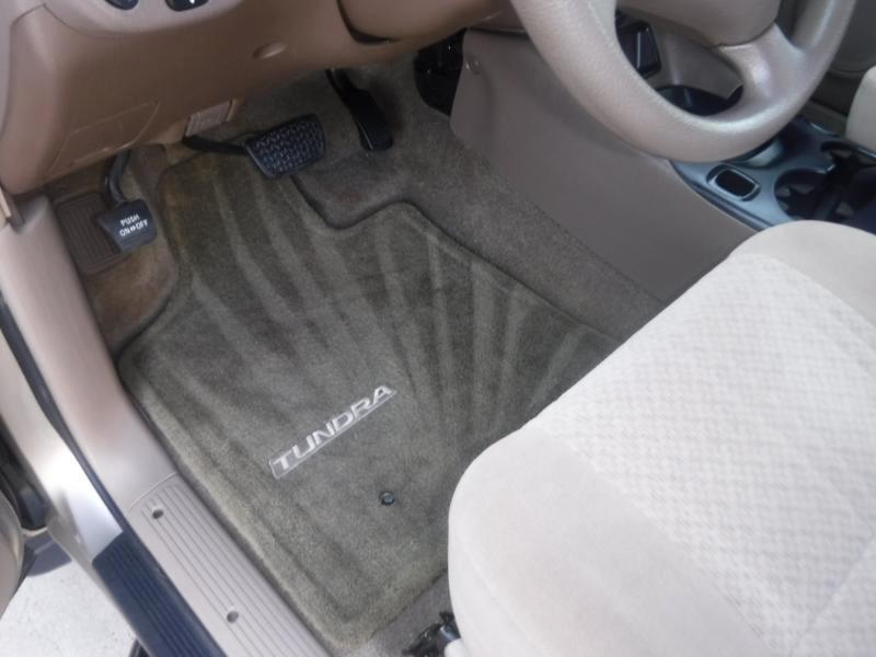 Toyota Tundra SR5 Double Cab 2WD 2004