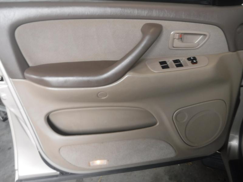 Toyota Tundra SR5 Double Cab 2WD 2004