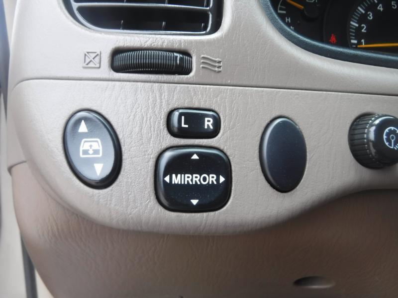 Toyota Tundra SR5 Double Cab 2WD 2004