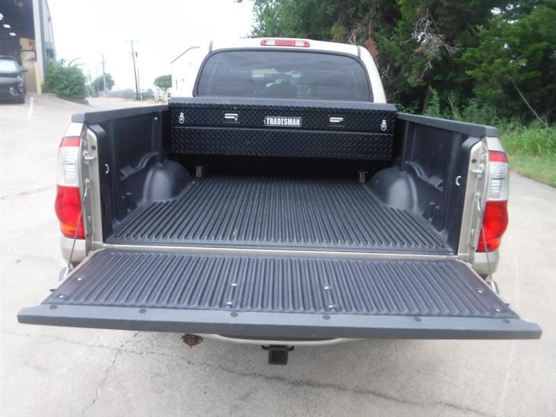 Toyota Tundra SR5 Double Cab 2WD 2004