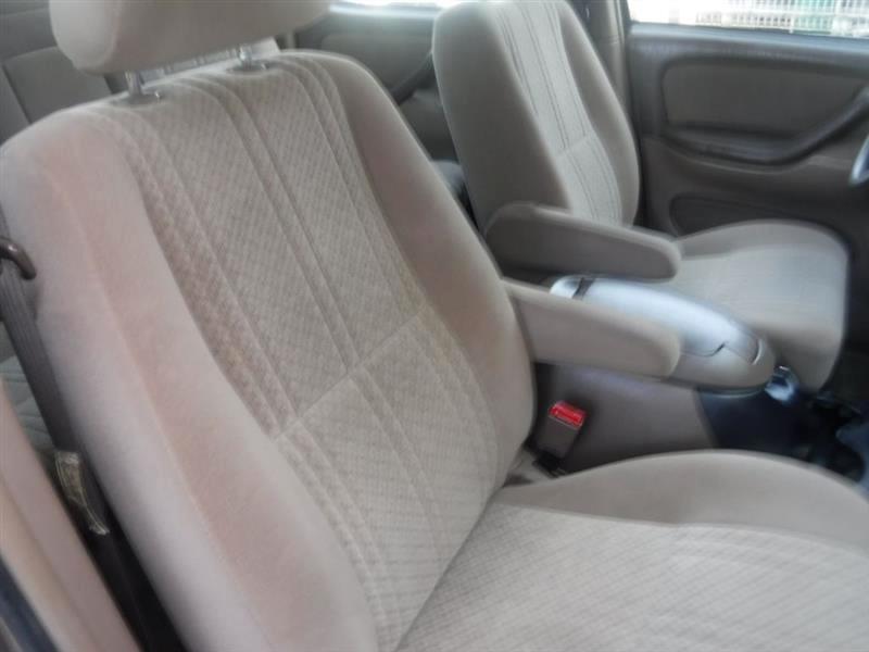 Toyota Tundra SR5 Double Cab 2WD 2004