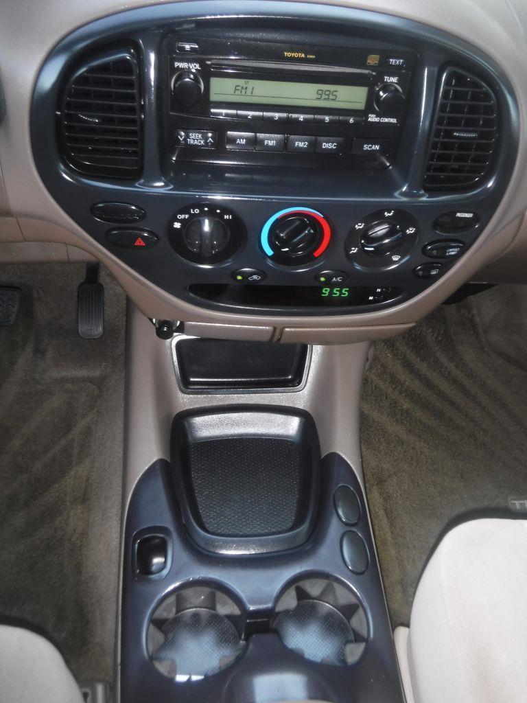 Toyota Tundra SR5 Double Cab 2WD 2004