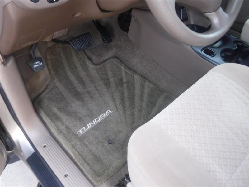 Toyota Tundra SR5 Double Cab 2WD 2004