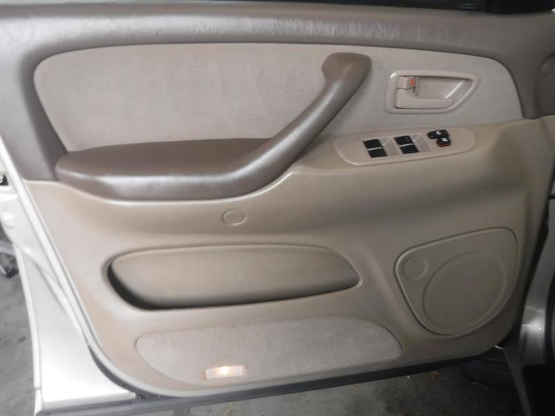 Toyota Tundra SR5 Double Cab 2WD 2004