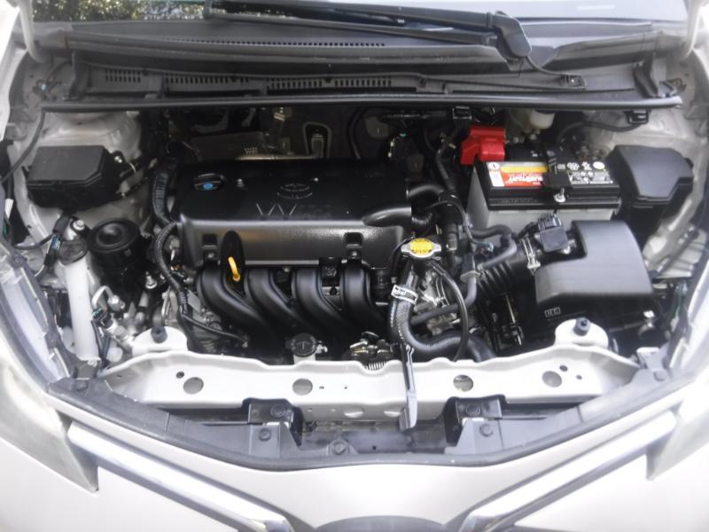 Toyota Yaris L 4D Hatchback 2015