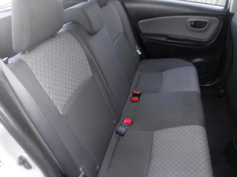 Toyota Yaris L 4D Hatchback 2015