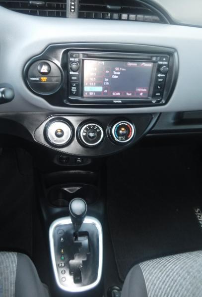 Toyota Yaris L 4D Hatchback 2015