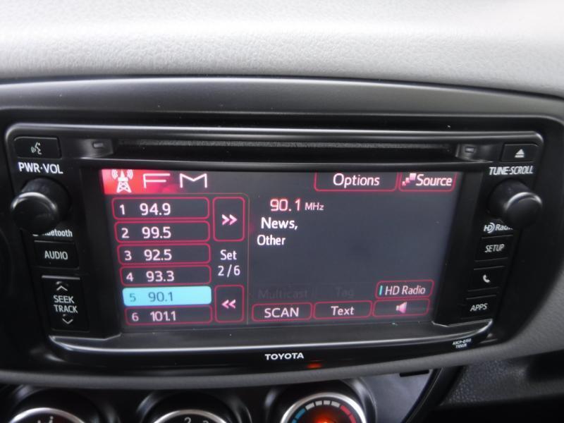 Toyota Yaris L 4D Hatchback 2015