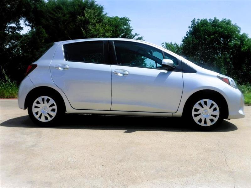 Toyota Yaris L 4D Hatchback 2015