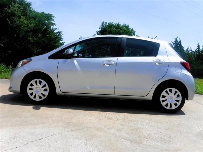 Toyota Yaris L 4D Hatchback 2015