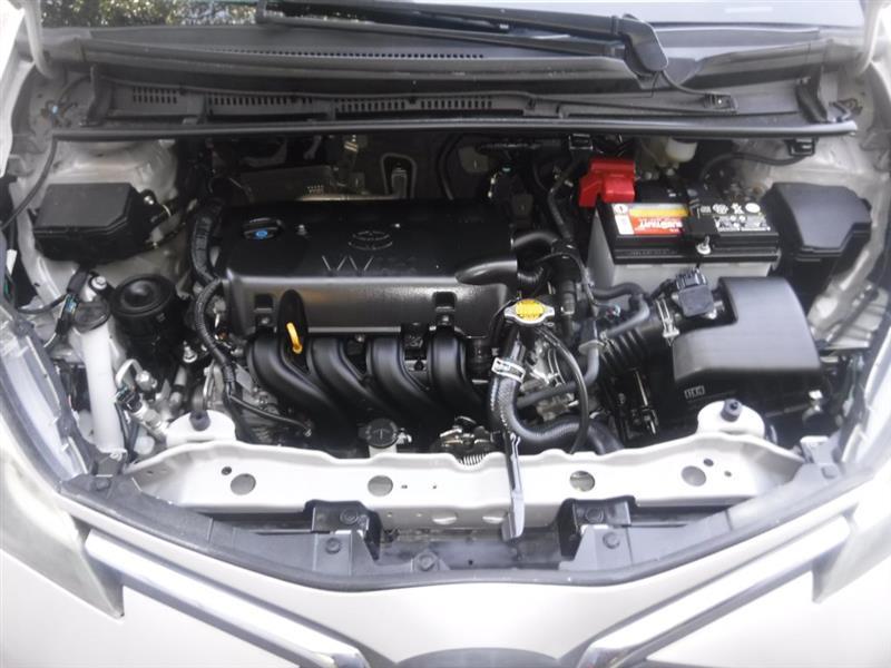 Toyota Yaris L 4D Hatchback 2015