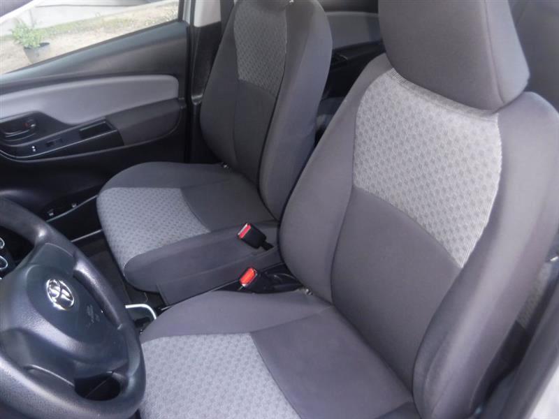 Toyota Yaris L 4D Hatchback 2015