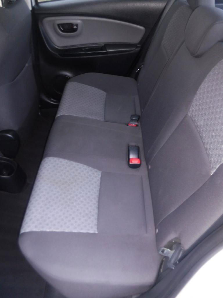 Toyota Yaris L 4D Hatchback 2015