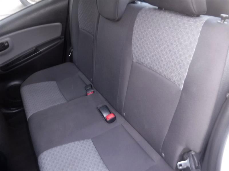 Toyota Yaris L 4D Hatchback 2015