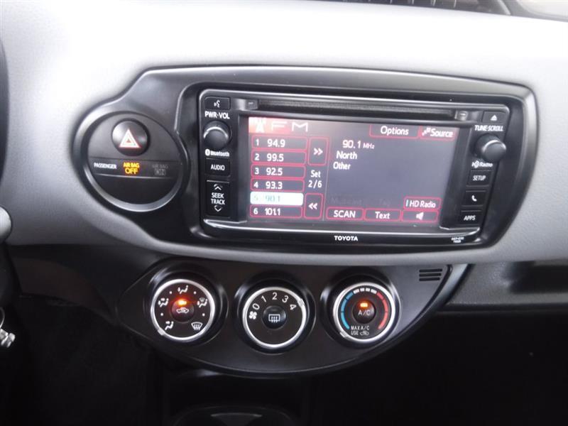 Toyota Yaris L 4D Hatchback 2015