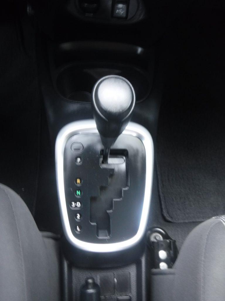 Toyota Yaris L 4D Hatchback 2015