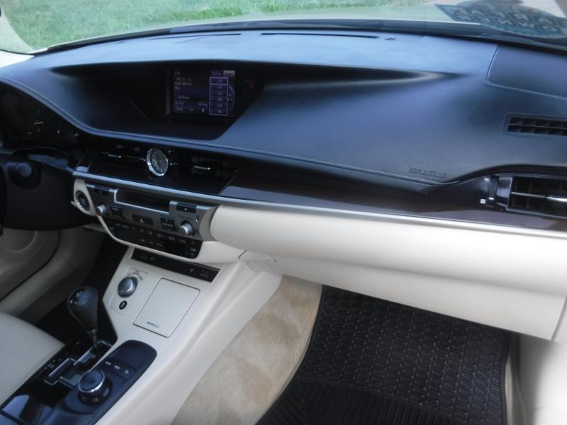Lexus ES 350 Sedan 2013