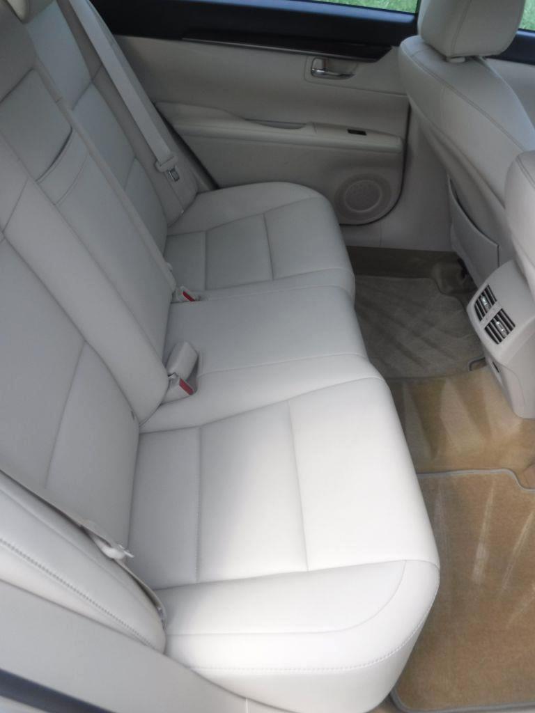 Lexus ES 350 Sedan 2013