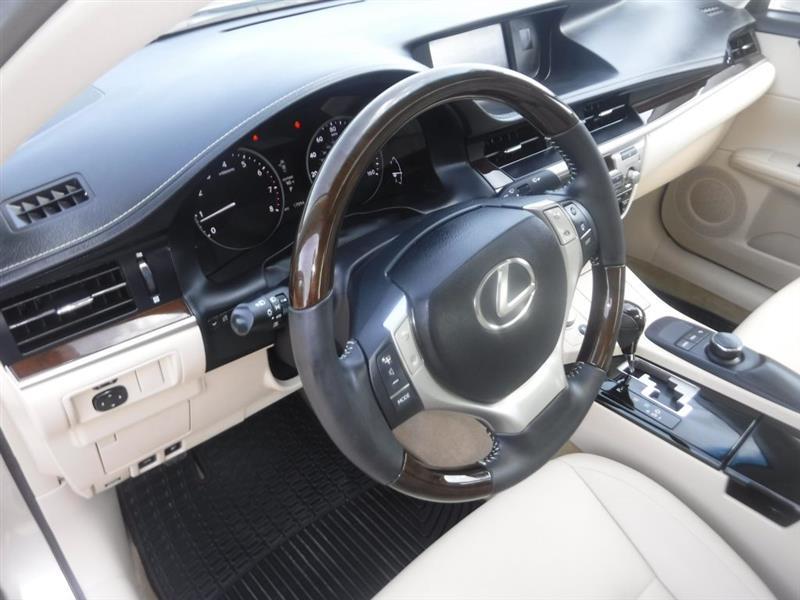 Lexus ES 350 Sedan 2013