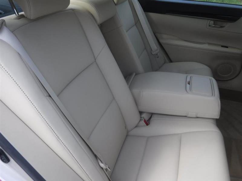 Lexus ES 350 Sedan 2013