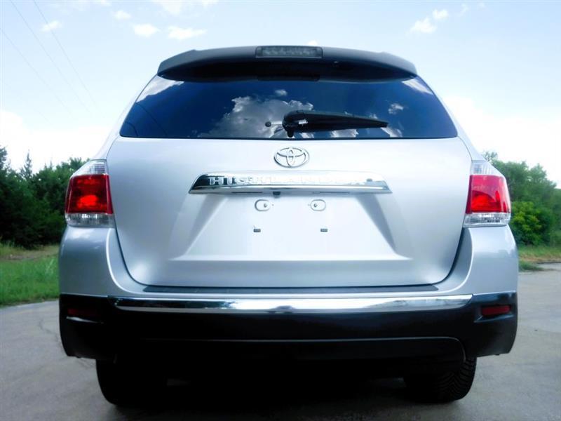 Toyota Highlander Limited 2WD 2013