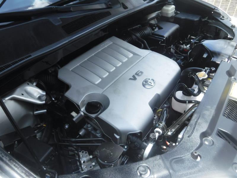 Toyota Highlander Limited 2WD 2013