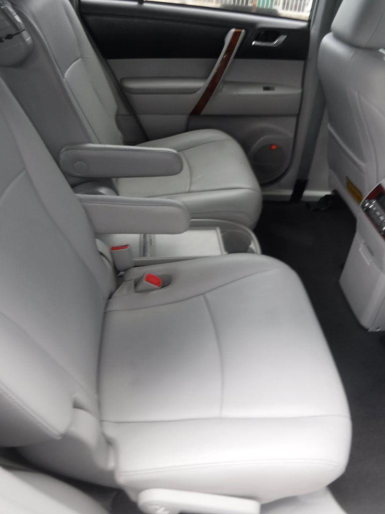 Toyota Highlander Limited 2WD 2013