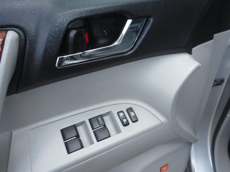Toyota Highlander Limited 2WD 2013