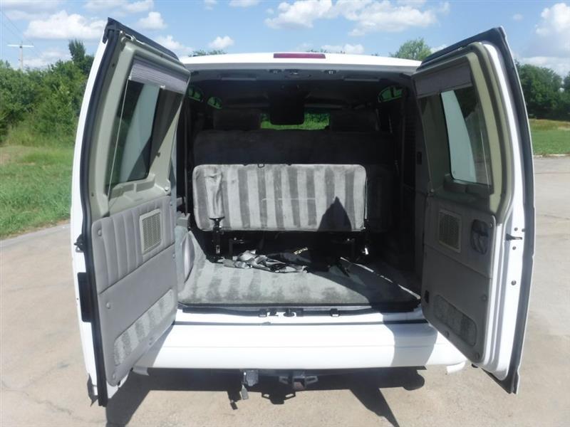 Ford Econoline E150 2000