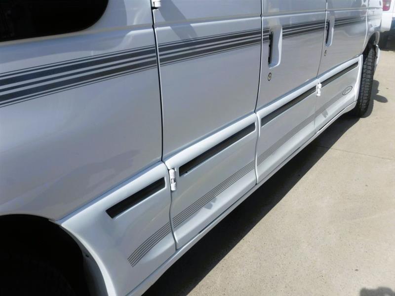 Ford Econoline E150 2000