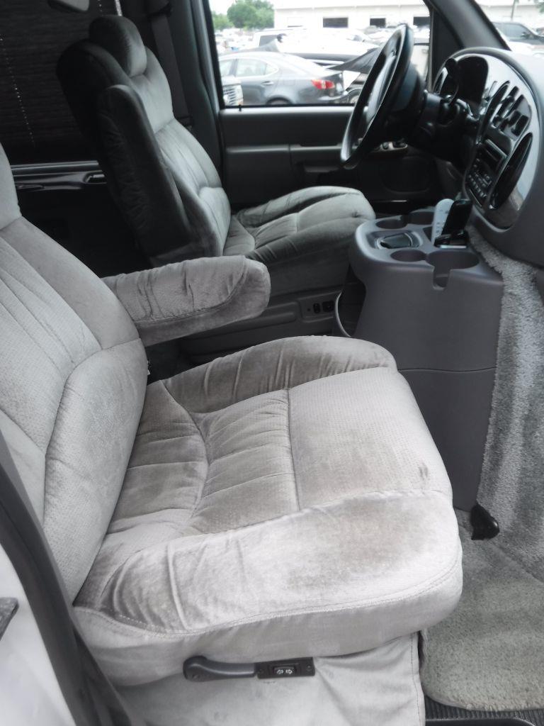 Ford Econoline E150 2000