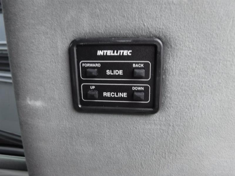 Ford Econoline E150 2000