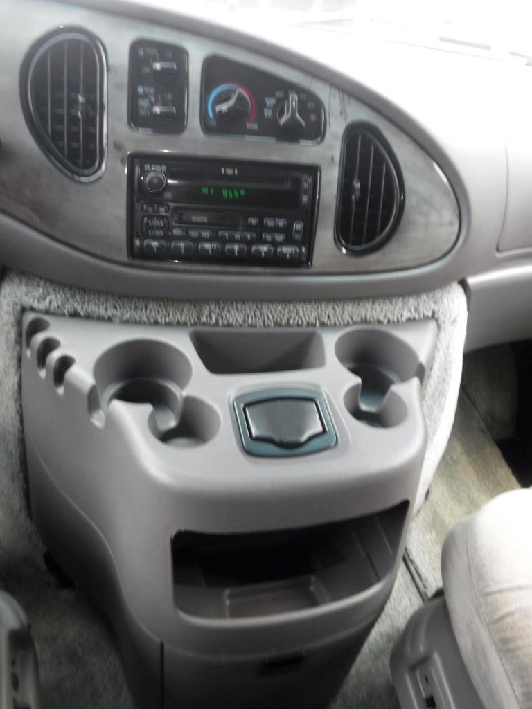 Ford Econoline E150 2000