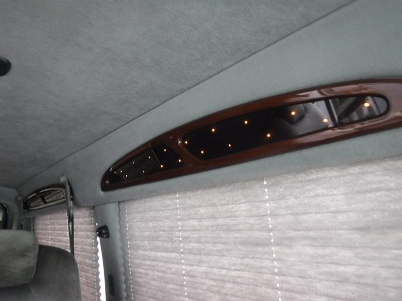 Ford Econoline E150 2000