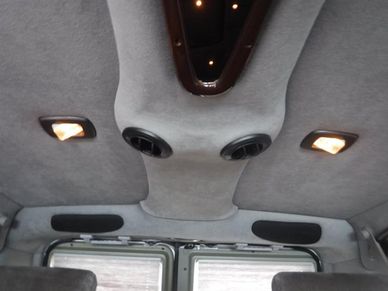 Ford Econoline E150 2000