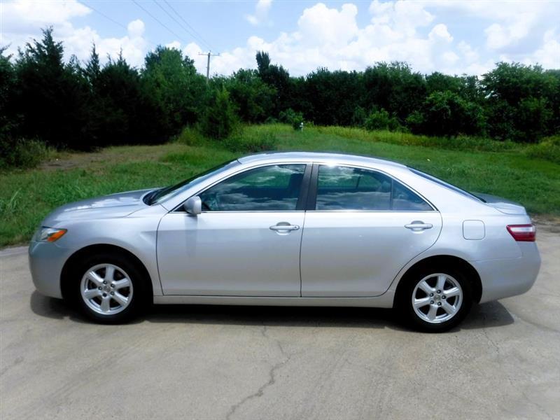 Toyota Camry LE 5-Spd AT 2009