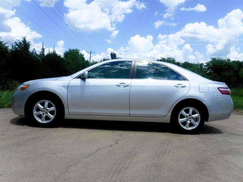 Toyota Camry LE 5-Spd AT 2009