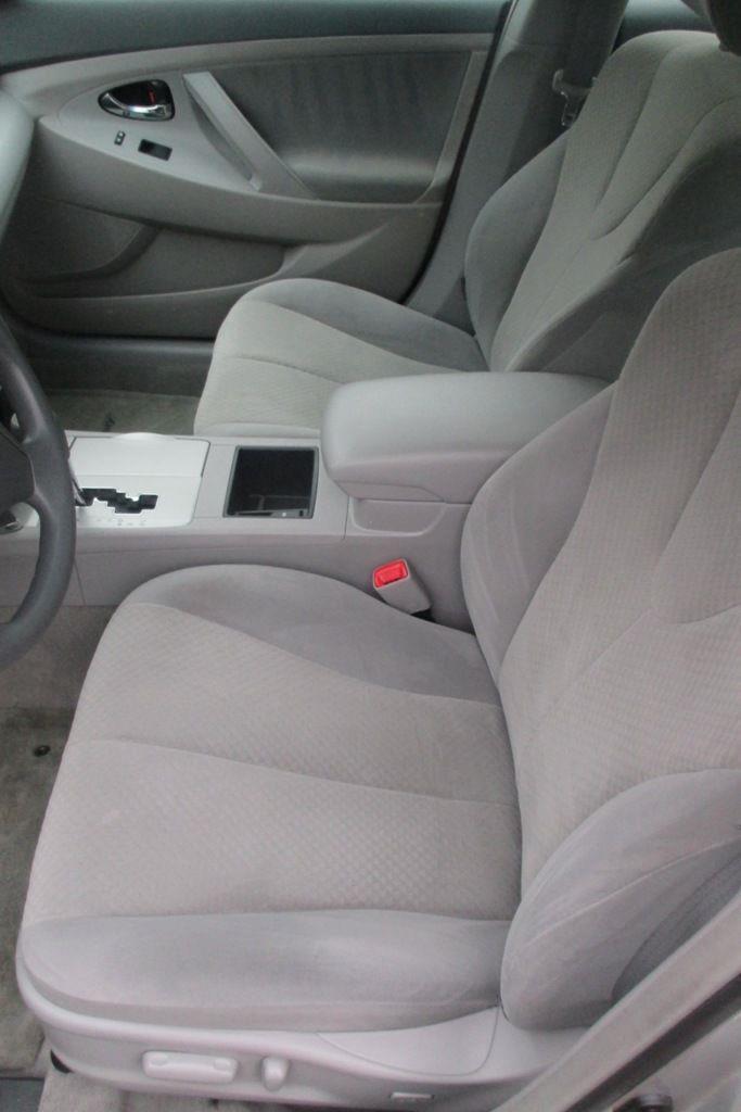 Toyota Camry LE 5-Spd AT 2009