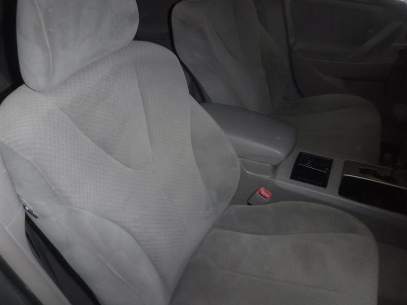 Toyota Camry LE 5-Spd AT 2009