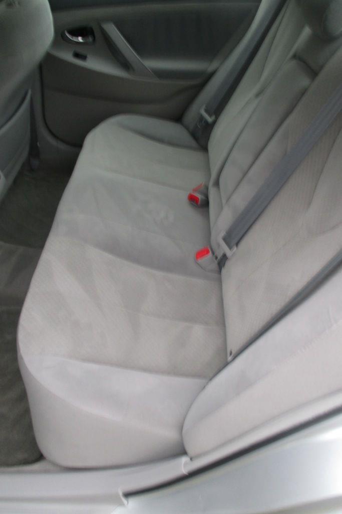 Toyota Camry LE 5-Spd AT 2009