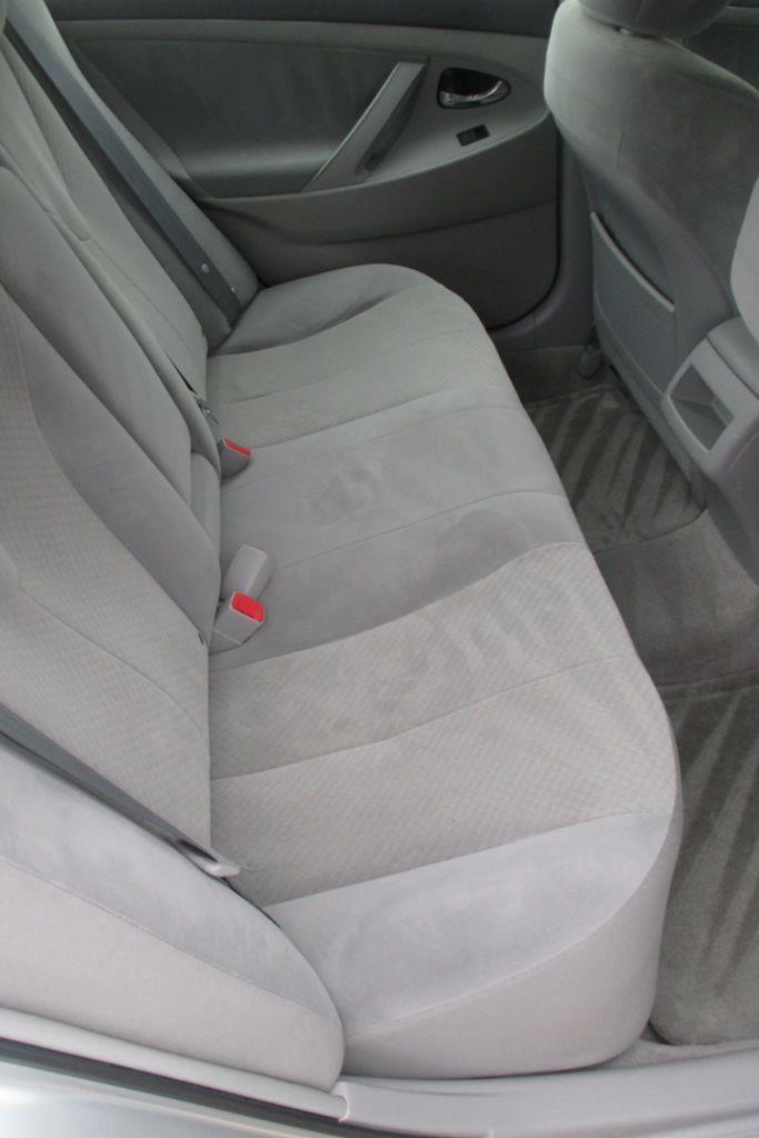 Toyota Camry LE 5-Spd AT 2009