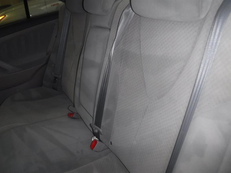 Toyota Camry LE 5-Spd AT 2009