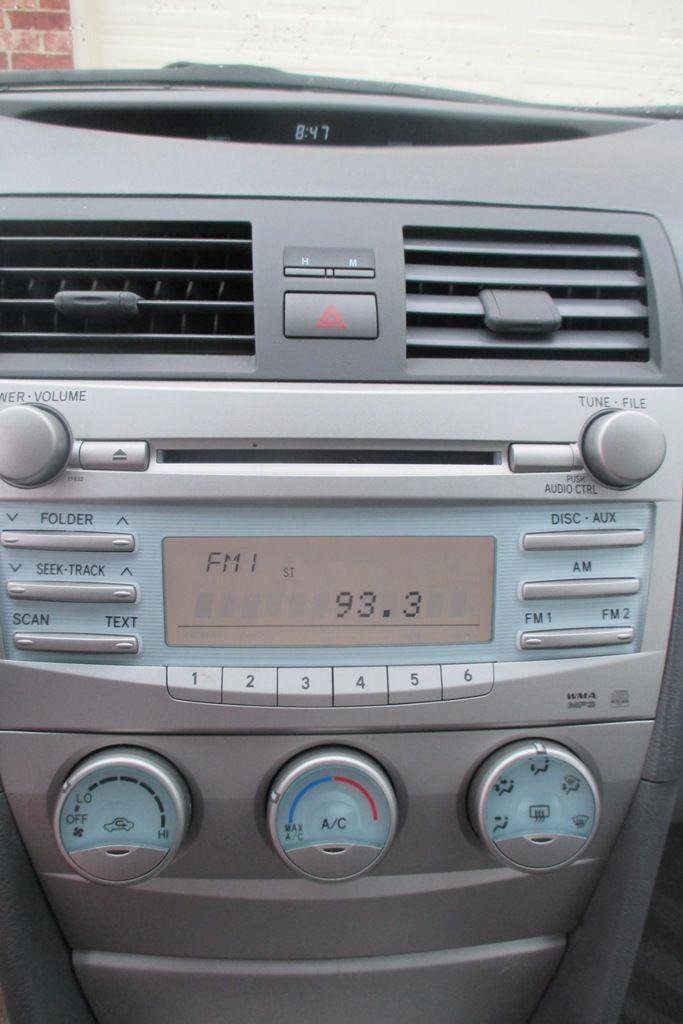 Toyota Camry LE 5-Spd AT 2009