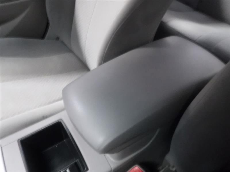 Toyota Camry LE 5-Spd AT 2009