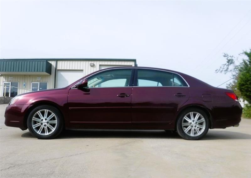 Toyota Avalon Base 2011