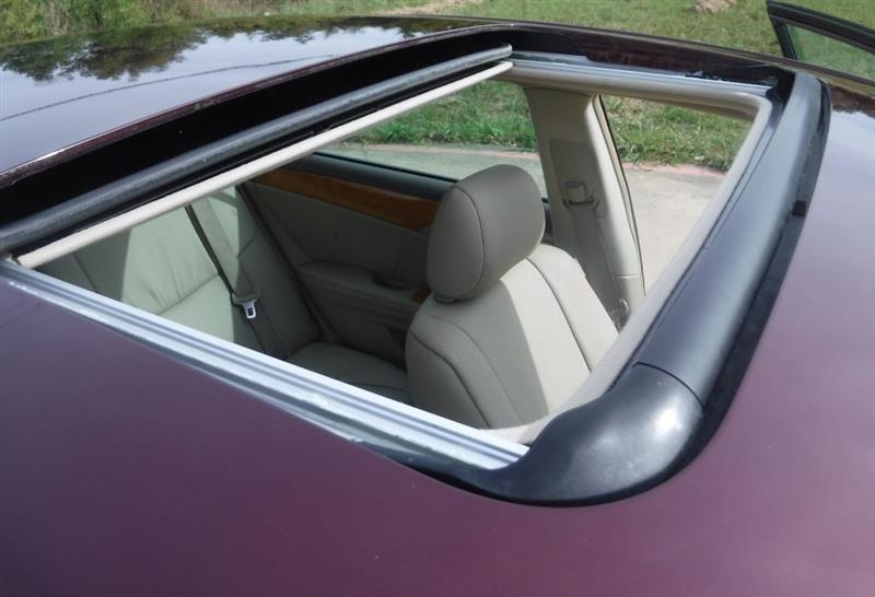 Toyota Avalon Base 2011