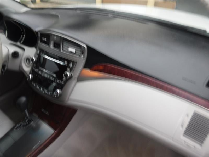 Toyota Avalon Base 2011