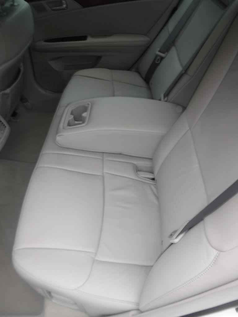 Toyota Avalon Base 2011