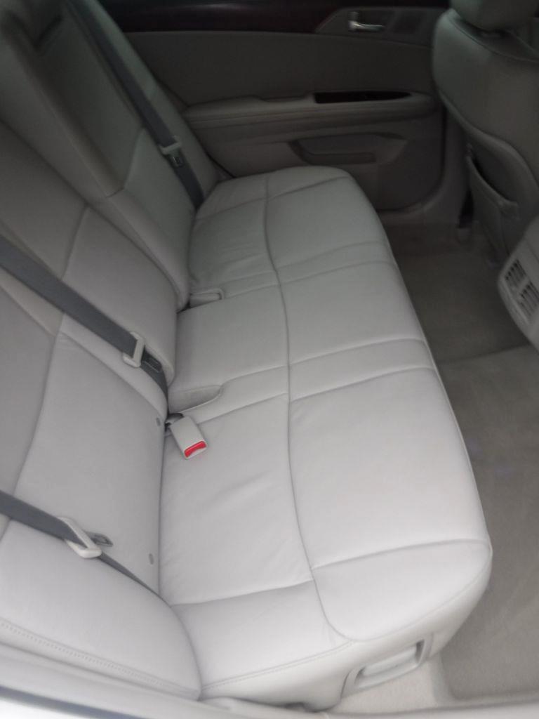 Toyota Avalon Base 2011