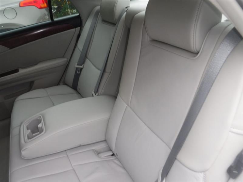 Toyota Avalon Base 2011